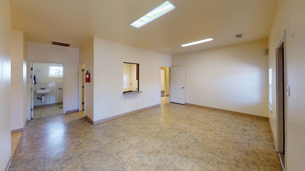 More Photos Of 2451-2461 Robinson Rd, Grand Prairie Medical For Sale