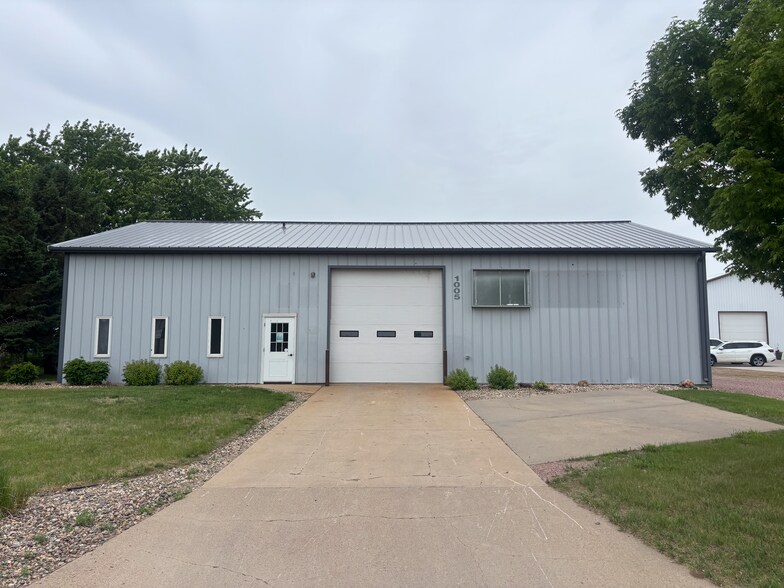 More Photos Of 1005 N 9th Ave, Brandon Warehouse For Lease