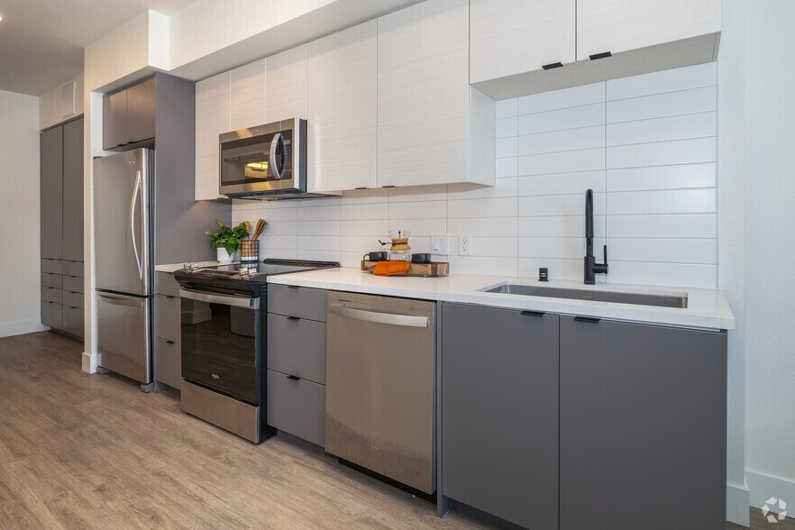 More Photos Of 251 6th St, Sacramento Apartments For Lease
