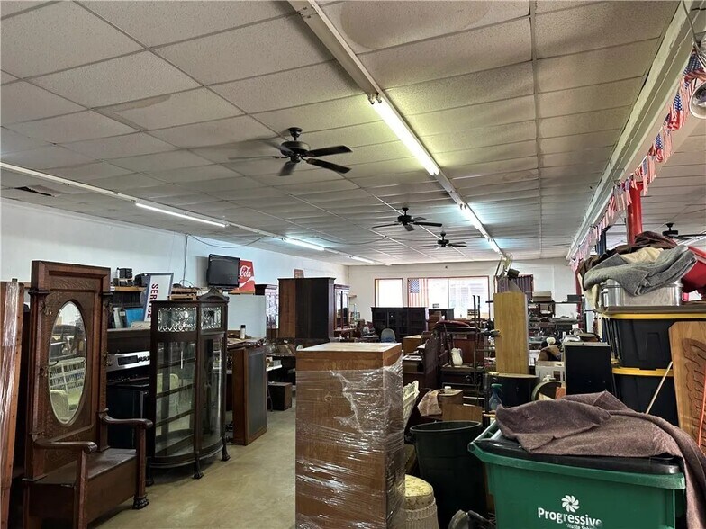 More Photos Of 346 E Main St, Rosebud General Retail For Sale