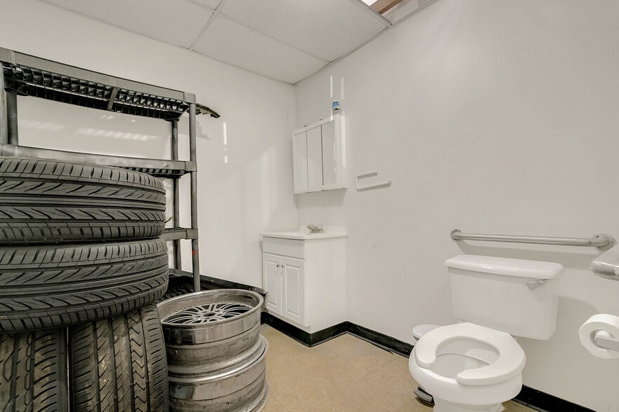 More Photos Of 3052 Shader Rd, Orlando Service For Lease