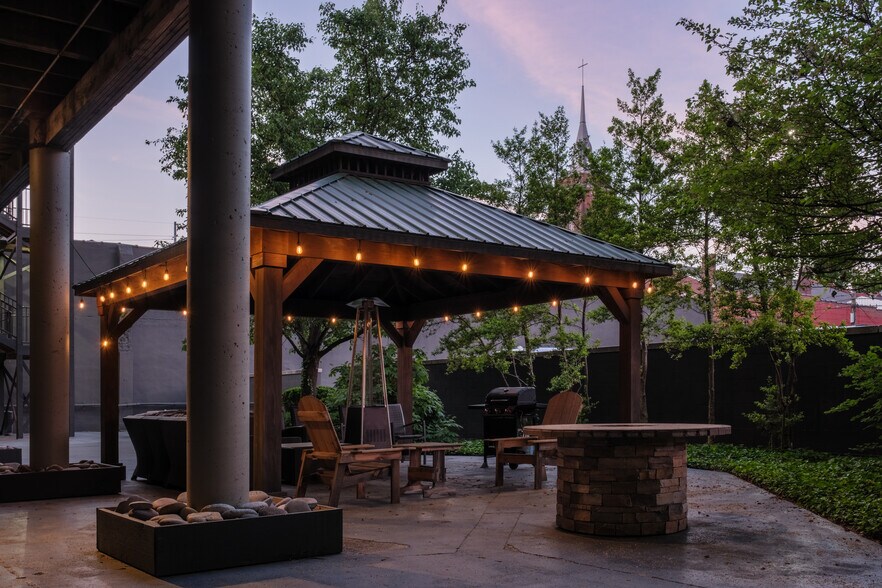 More Photos Of 600 E Main St, Louisville Apartments For Sale