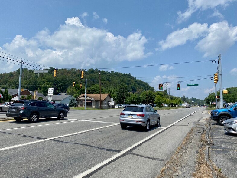 More Photos Of 413 S Logan Blvd, Altoona Office For Lease