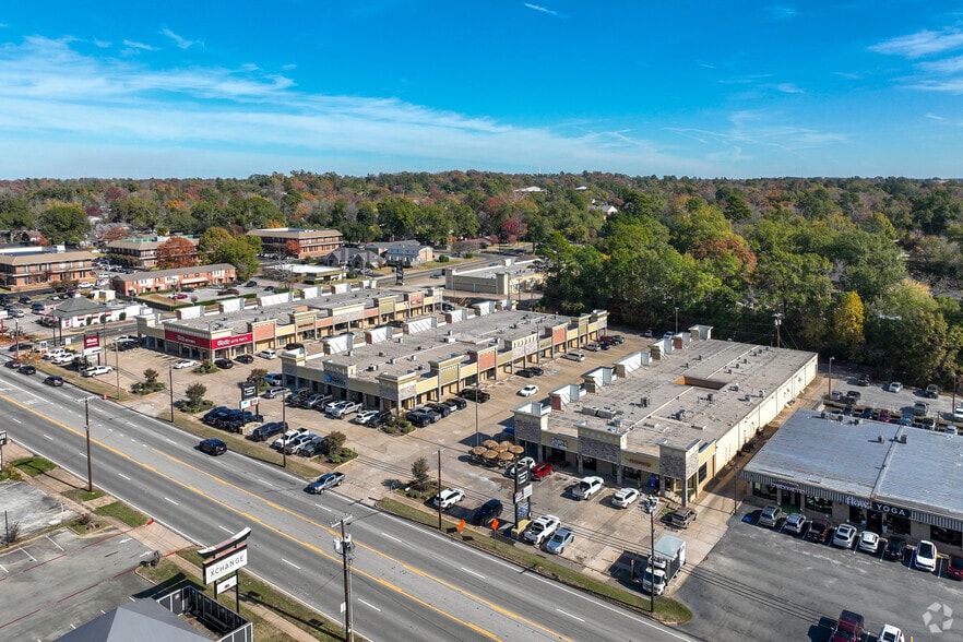 More Photos Of 3400-3502 S Broadway, Tyler Unknown For Lease