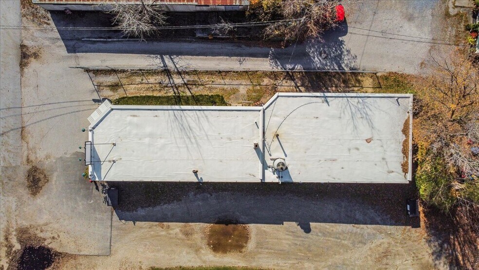 More Photos Of 256 Benmont Ave, Bennington Freestanding For Sale