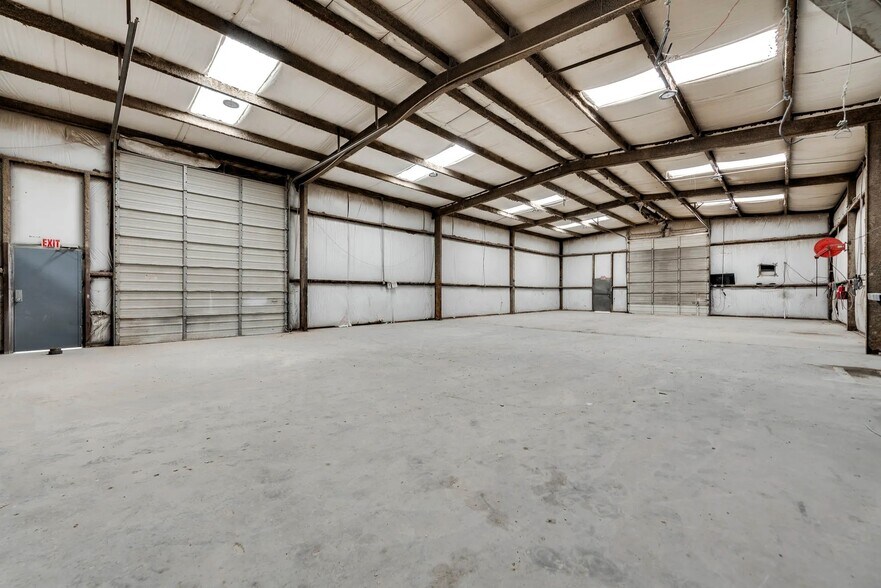 More Photos Of 6700 Interstate 20, Midland Warehouse For Lease