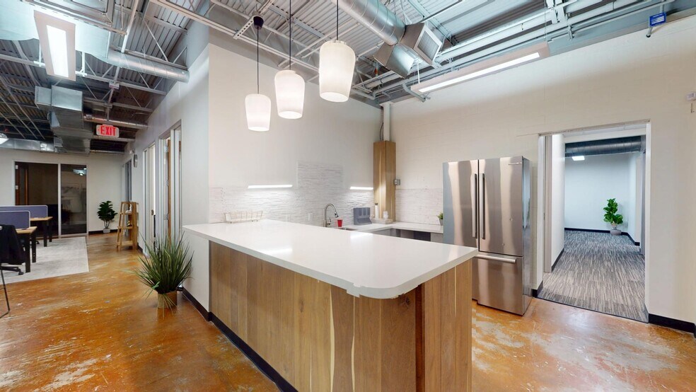 More Photos Of 6719 N Lamar Blvd, Austin Office For Sale