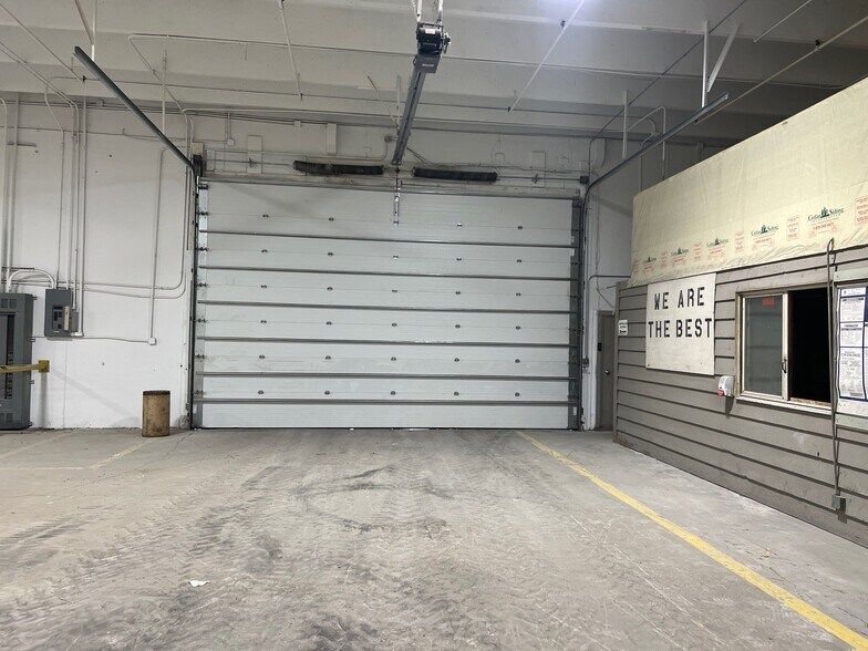 More Photos Of 147 Second Ave, Rochelle Warehouse For Lease
