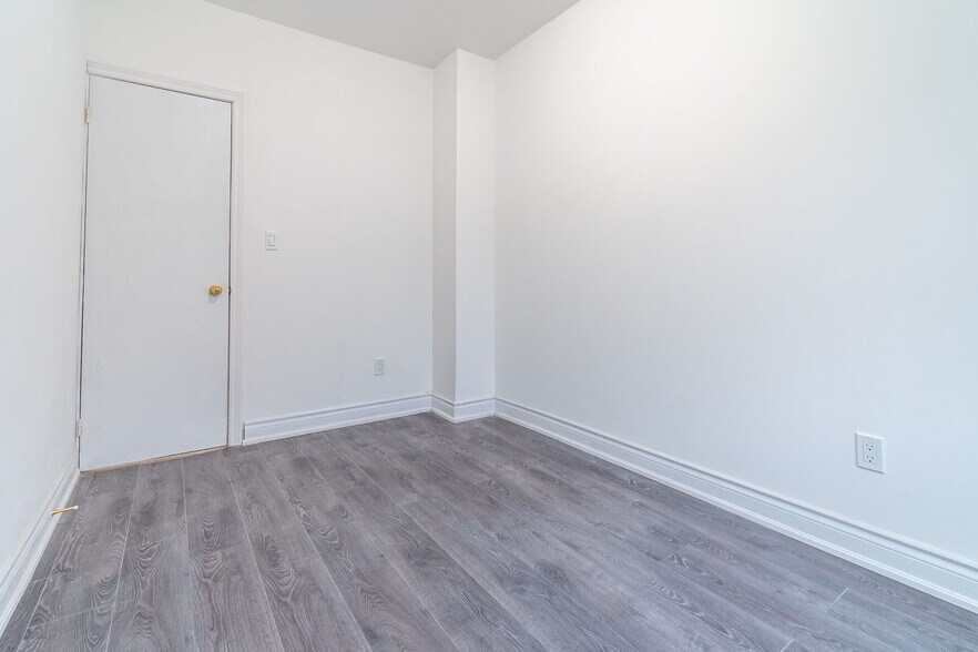 More Photos Of 910 Burlington St E, Hamilton Apartments For Sale
