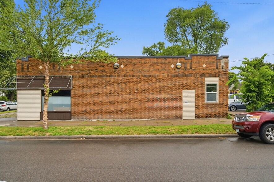 More Photos Of 3659 S Cedar Ave, Minneapolis Storefront Retail Office For Sale