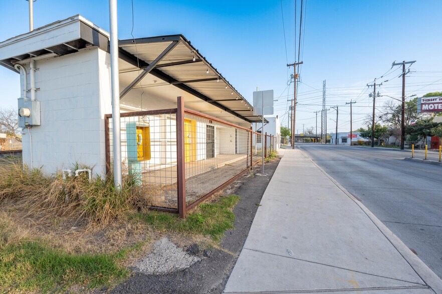 More Photos Of , San Antonio General Retail For Sale