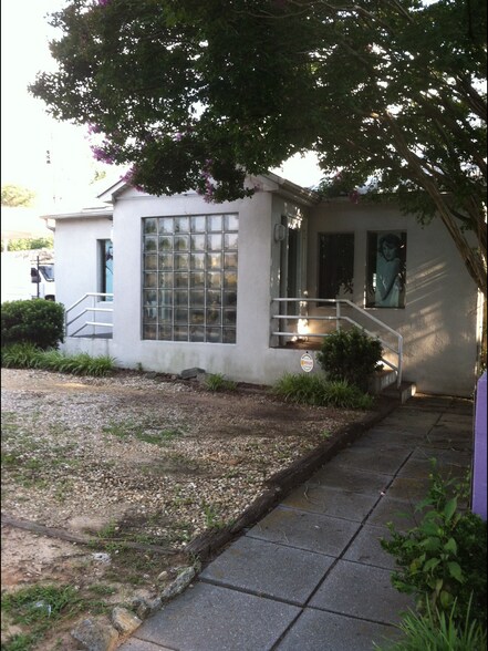 More Photos Of 4 Beck St NW, Atlanta Storefront Retail Office For Sale