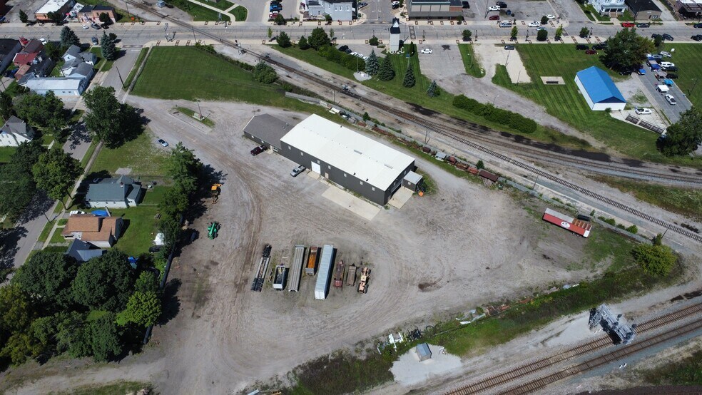 More Photos Of 101 Lovejoy st, Durand Industrial For Sale