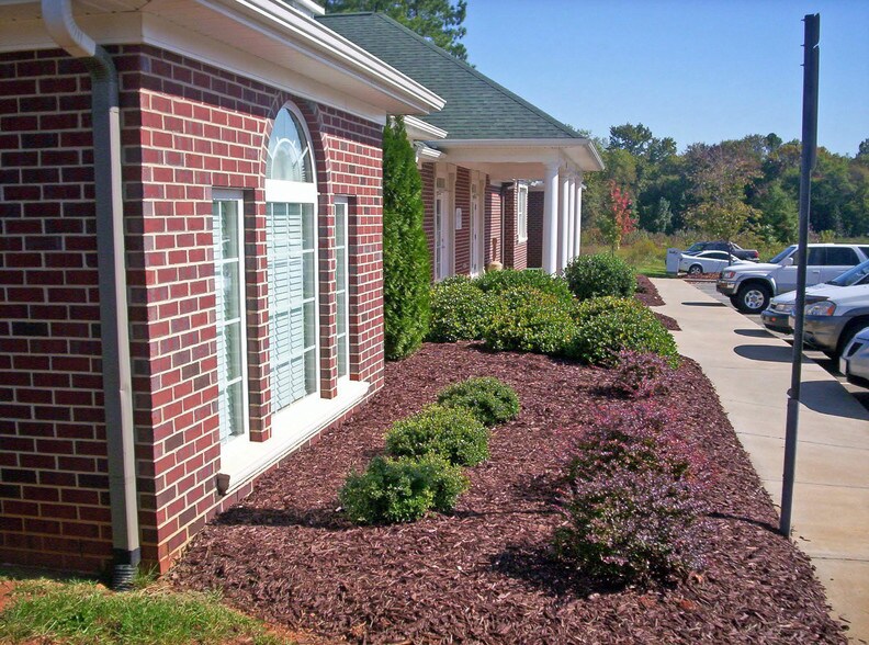 More Photos Of 2977 Crouse Ln, Burlington Medical For Lease