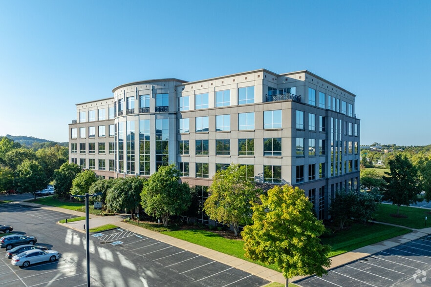 Primary Photo Of 830 Crescent Centre Dr, Franklin Office For Lease
