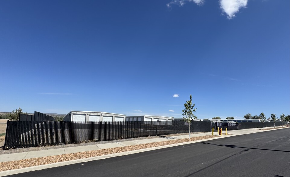 More Photos Of 1451 Olive st, Madras Self Storage For Sale