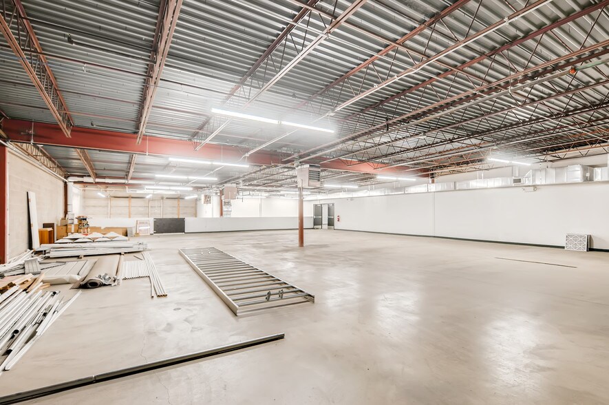More Photos Of 5550 Joliet St, Denver Warehouse For Sale