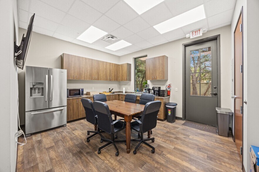 More Photos Of 301 Denali Pass, Cedar Park Office For Sale