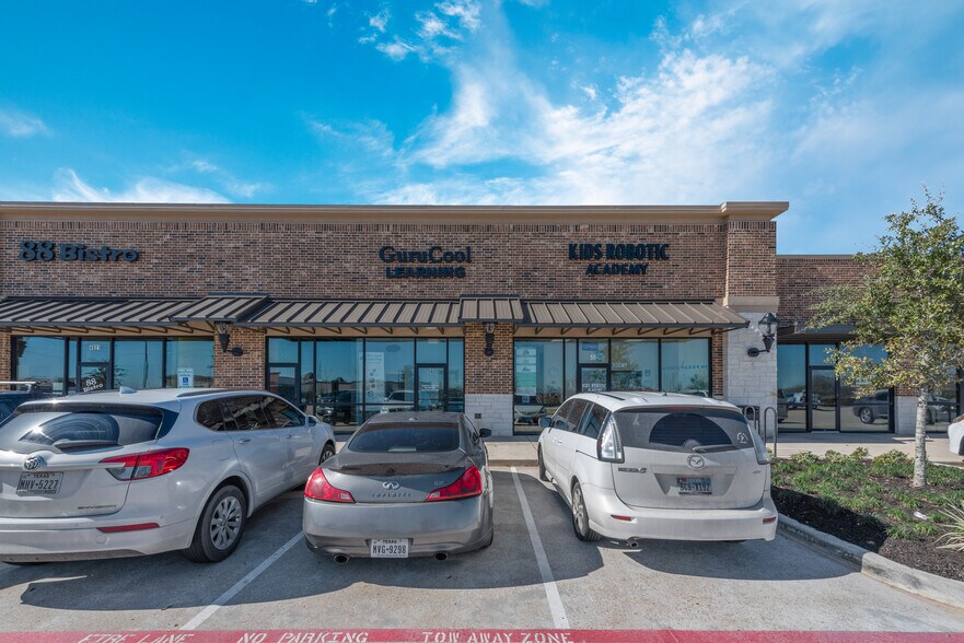 More Photos Of 4821 Lj Pky, Sugar Land Storefront For Lease