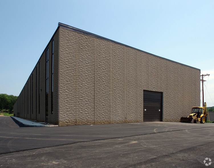 More Photos Of 105 W Dewey Ave, Wharton Warehouse For Lease