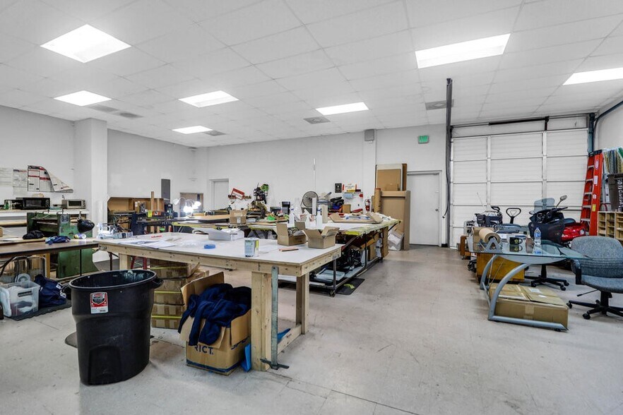 More Photos Of 720 Dupont Rd, Charleston Light Distribution For Sale