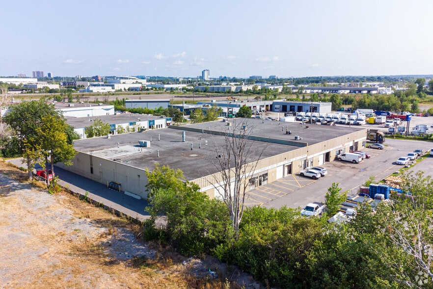 More Photos Of 1580-1590 Liverpool Ct, Ottawa Warehouse For Lease