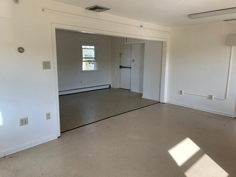 More Photos Of 75 Lancaster Ave, Malvern Bank For Lease