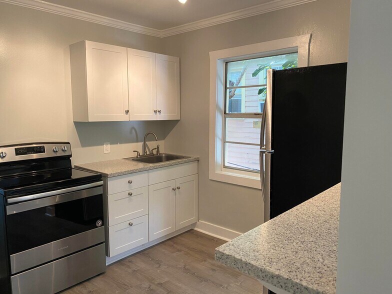 More Photos Of 709 Whitmarsh Ln, Key West Multifamily For Sale