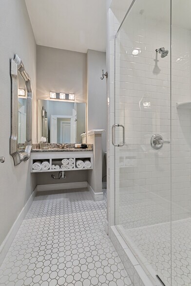 More Photos Of 205 W Louisiana St, McKinney Office For Lease
