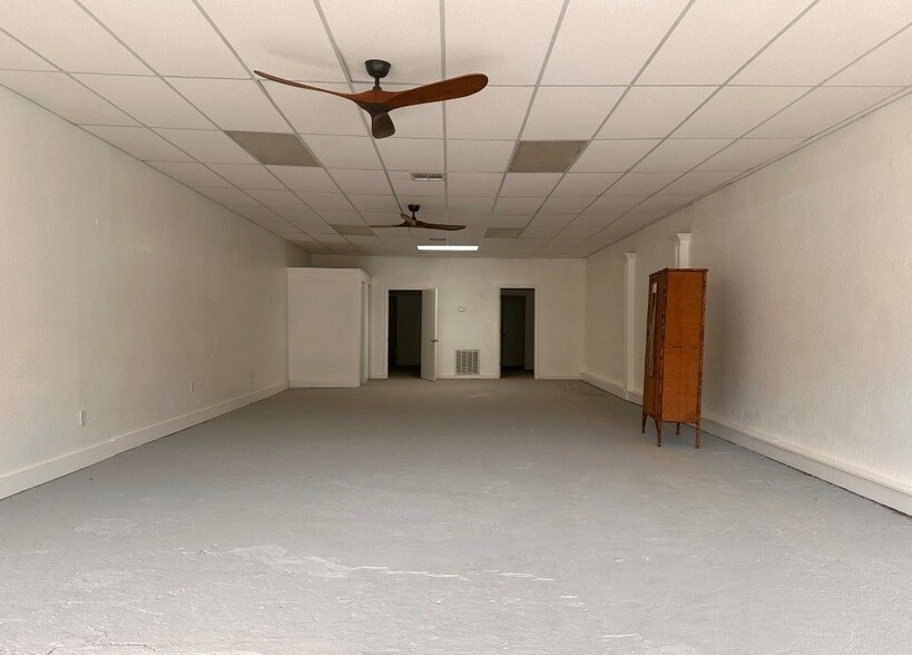 More Photos Of 114 W Commerce St, Greenville Storefront Retail Office For Sale