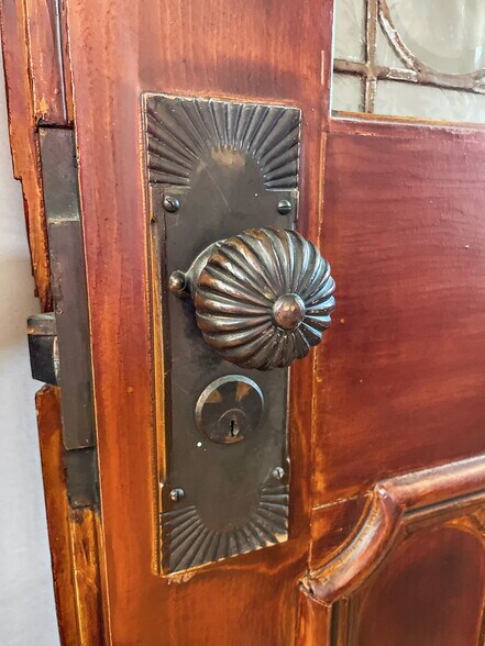 More Photos Of 303 N Main St, Elburn Office Residential For Sale