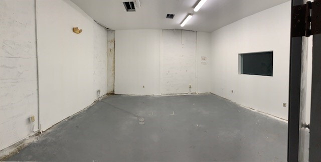 More Photos Of 14200-14238 SW 136th St, Miami Light Manufacturing For Sale