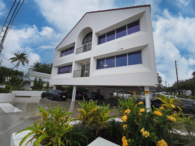 More Photos Of 500 SE Osceola St, Stuart Medical For Sale
