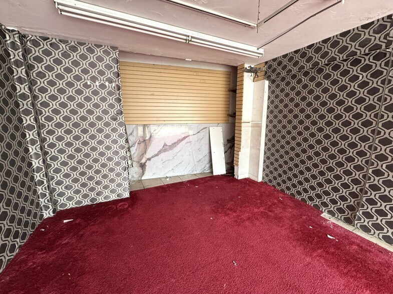 More Photos Of 261-275 E Olympic Blvd, Los Angeles Storefront For Lease