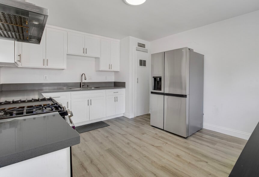 More Photos Of 817 Mira Mar Ave, Long Beach Apartments For Sale
