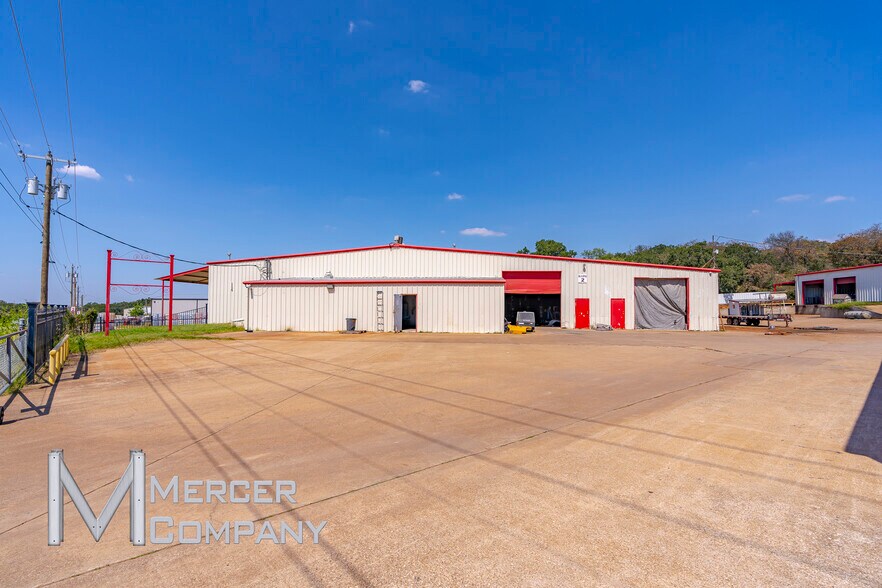 More Photos Of 4939-4959 Rendon Rd, Fort Worth Warehouse For Sale