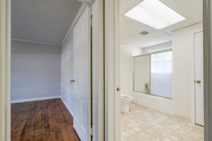 More Photos Of 2600 Arlington St, Ada Office Residential For Sale