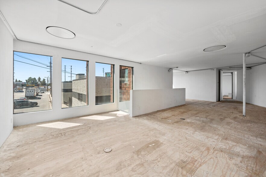 More Photos Of 1509 Mateo St, Los Angeles Office Residential For Sale
