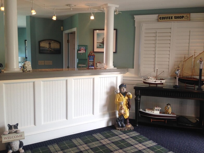 More Photos Of 886 Commercial St, Rockport Hotel For Sale