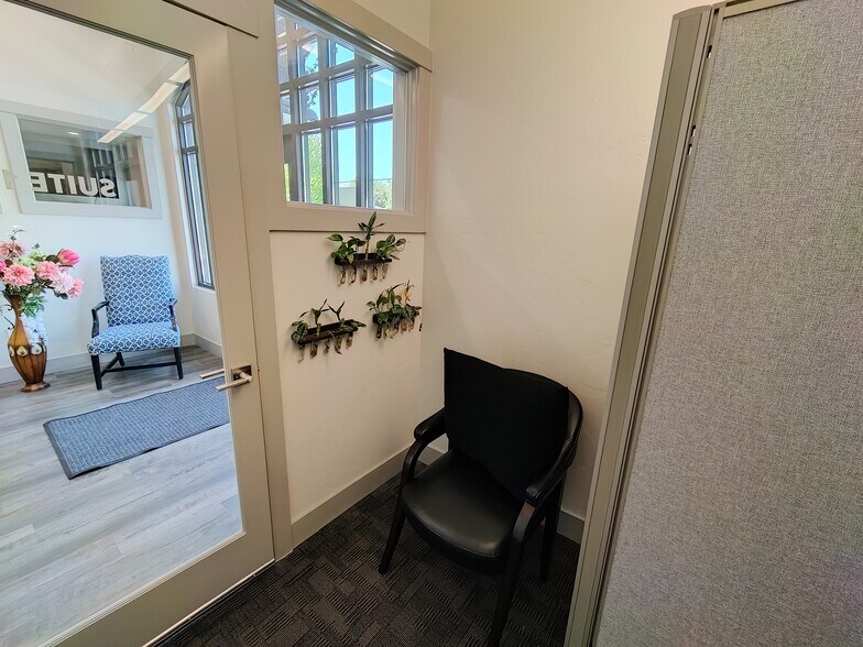 More Photos Of 1943 E Overland Rd, Meridian Coworking Space