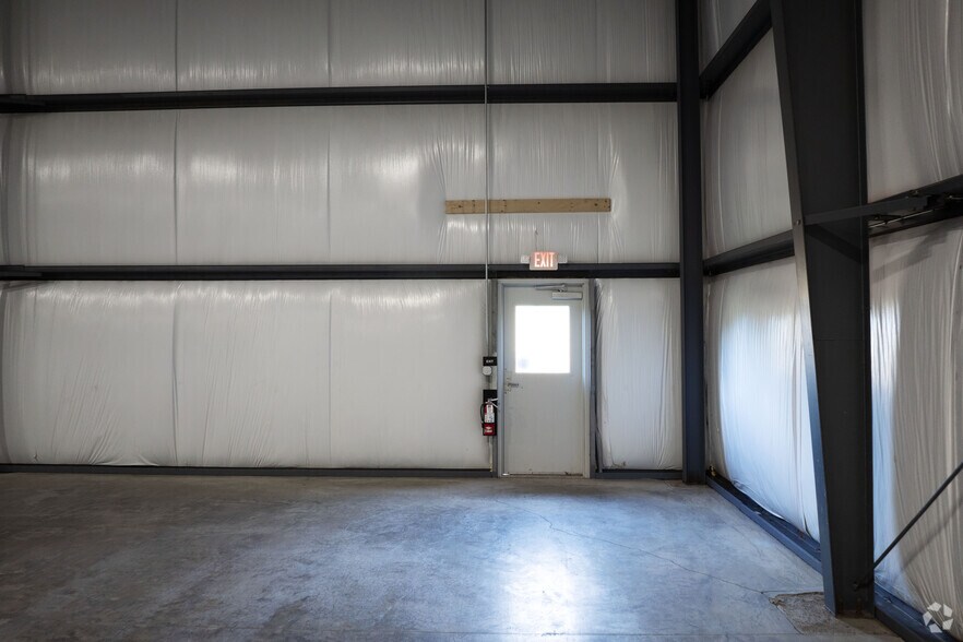 More Photos Of 113 Tabor Rd, Mechanicville Distribution For Lease