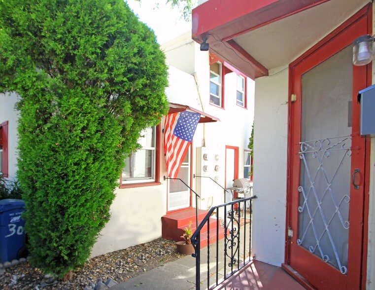 More Photos Of 721-735 Mellus St, Martinez Apartments For Sale