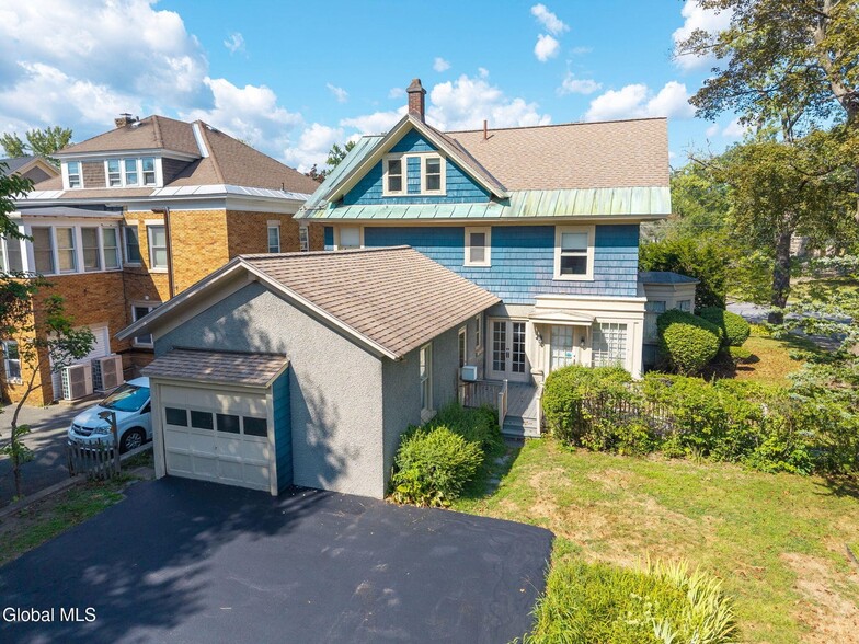 More Photos Of 1214 Union St, Schenectady Medical For Sale