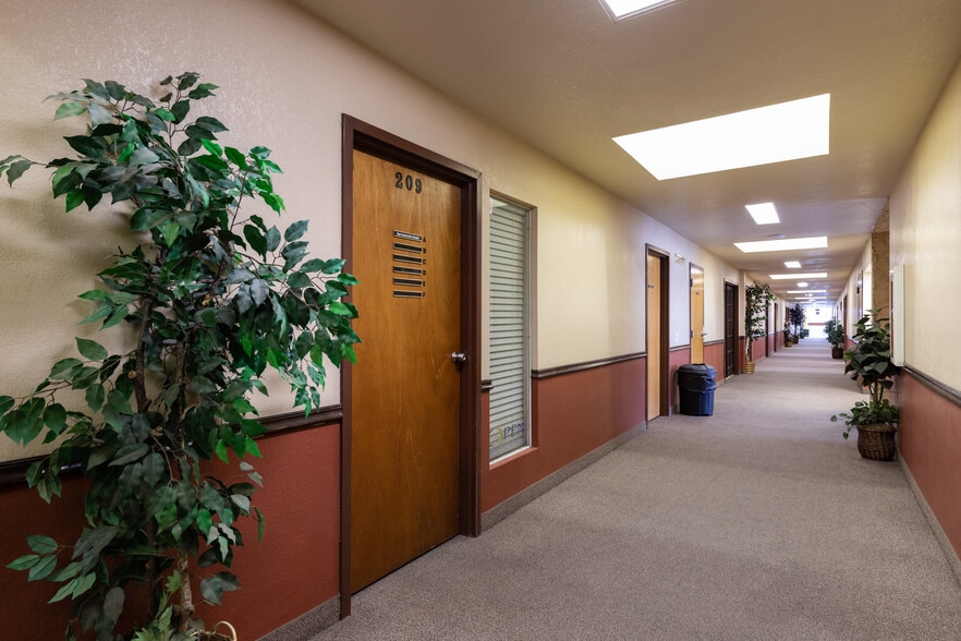 More Photos Of 1616 E Main St, Mesa Unknown For Lease