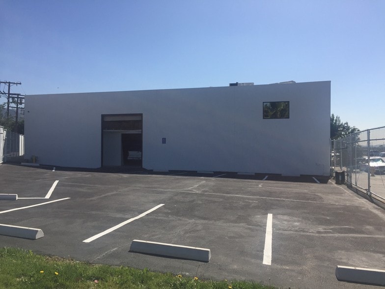 More Photos Of 7848 San Fernando Rd, Sun Valley Warehouse For Lease