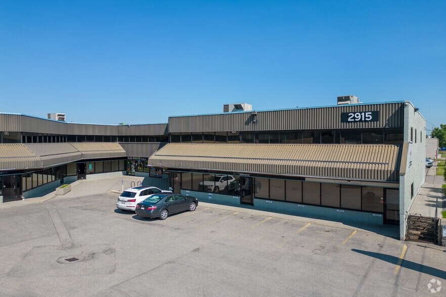 More Photos Of 2915 19th St NE, Calgary Light Distribution For Lease