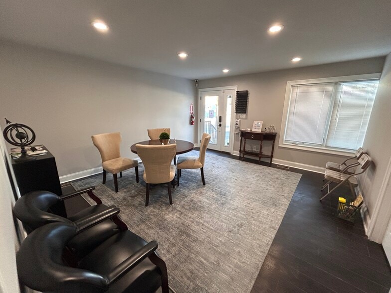 More Photos Of 513 N Black Horse Pike, Runnemede Medical For Lease