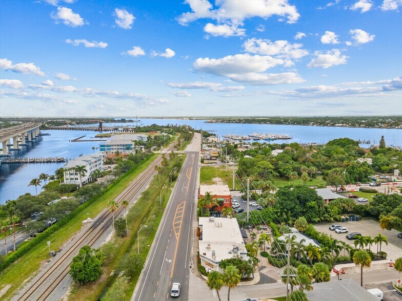 More Photos Of 514 NW Dixie Hwy, Stuart General Retail For Sale