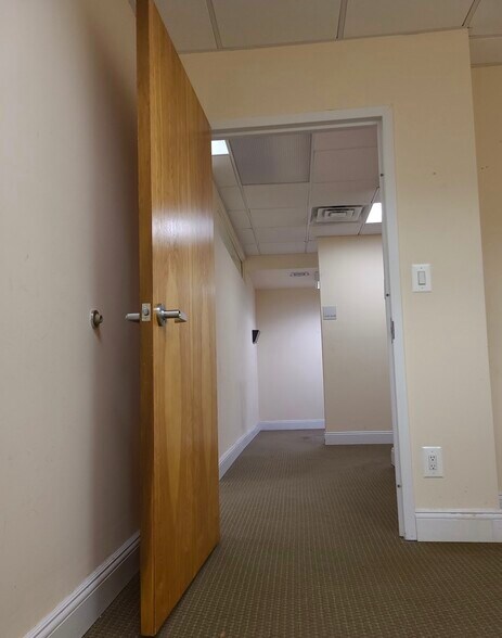 More Photos Of 30-74 31st St, Astoria Medical For Lease