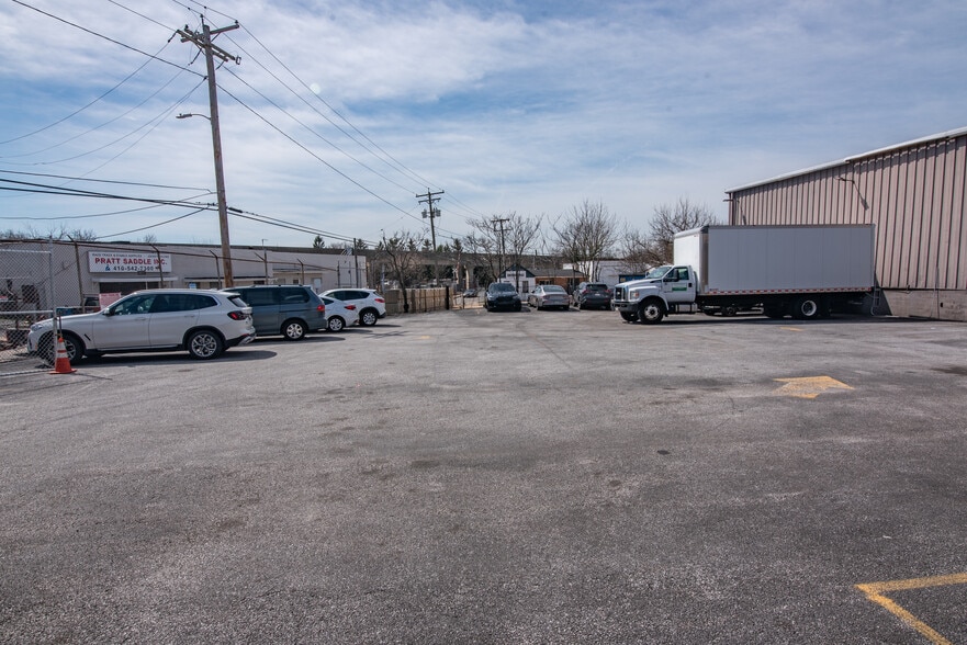 More Photos Of 4128 Hayward Ave, Baltimore Warehouse For Sale